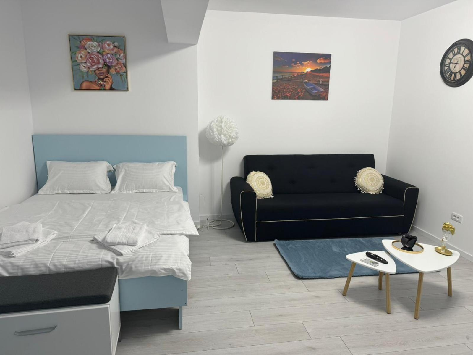 The Moon View Apartment Bukares Bagian luar foto