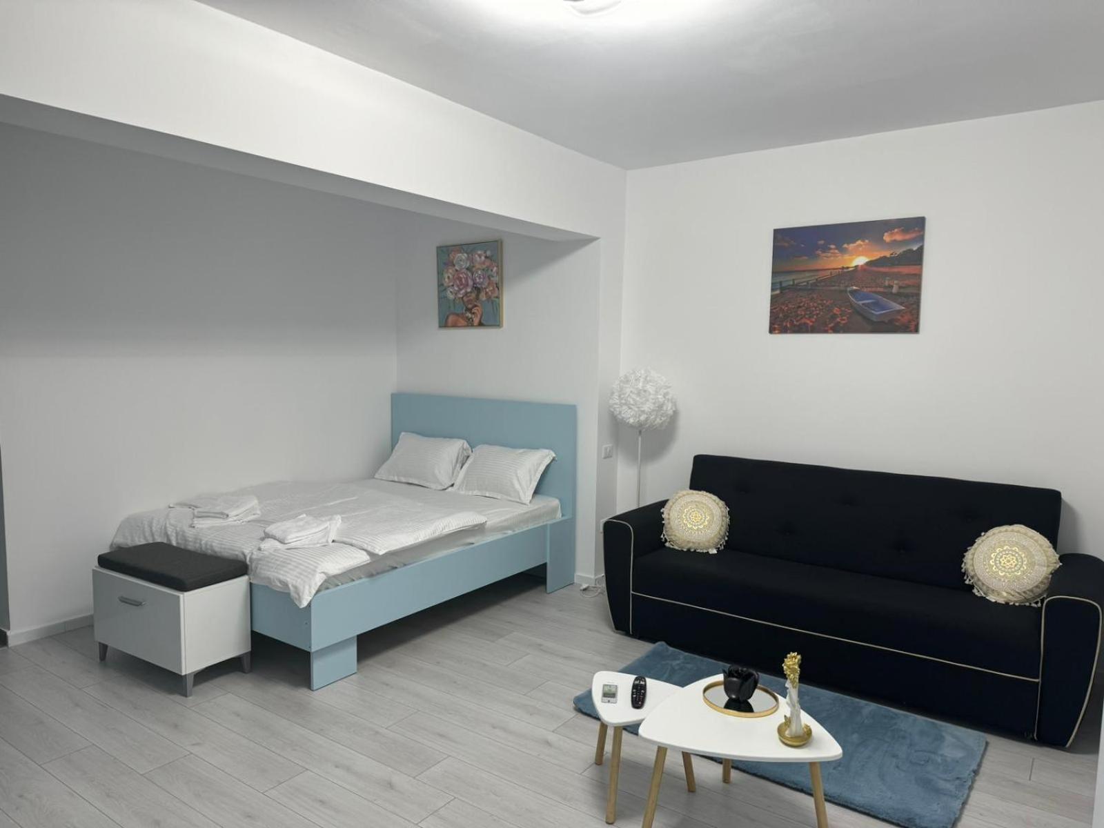 The Moon View Apartment Bukares Bagian luar foto